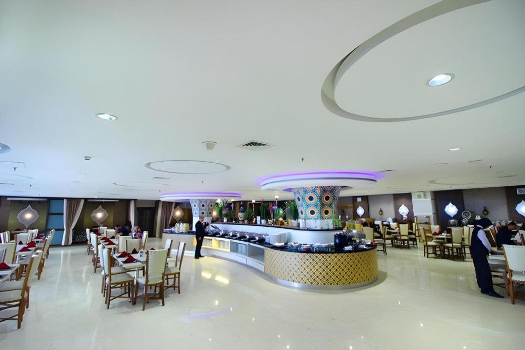Grand Qin Hotel Banjarbaru Εξωτερικό φωτογραφία