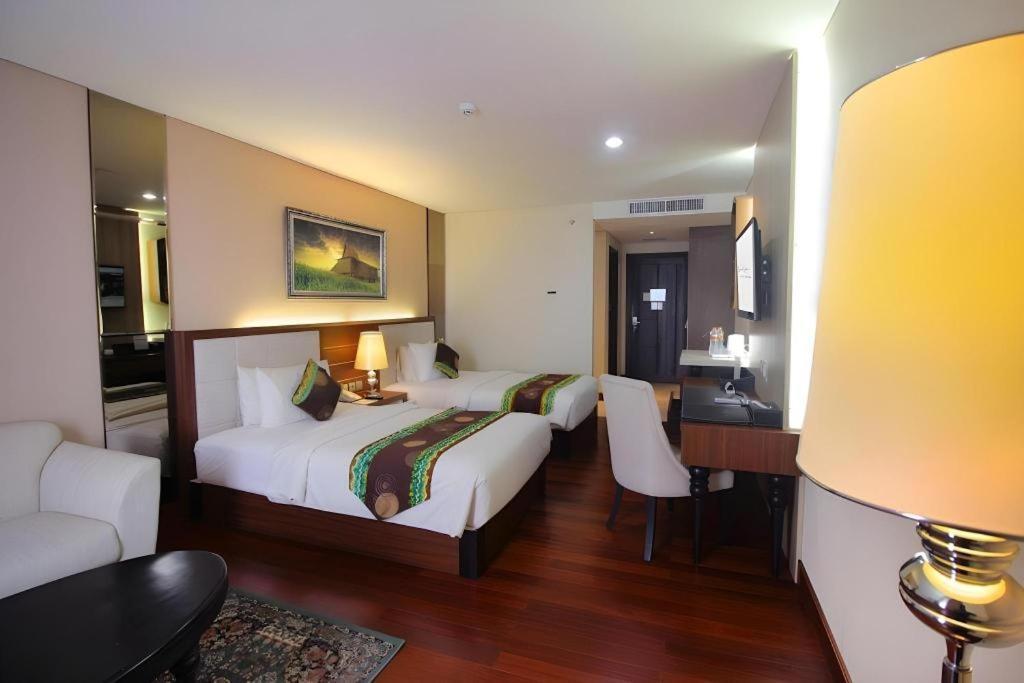 Grand Qin Hotel Banjarbaru Εξωτερικό φωτογραφία
