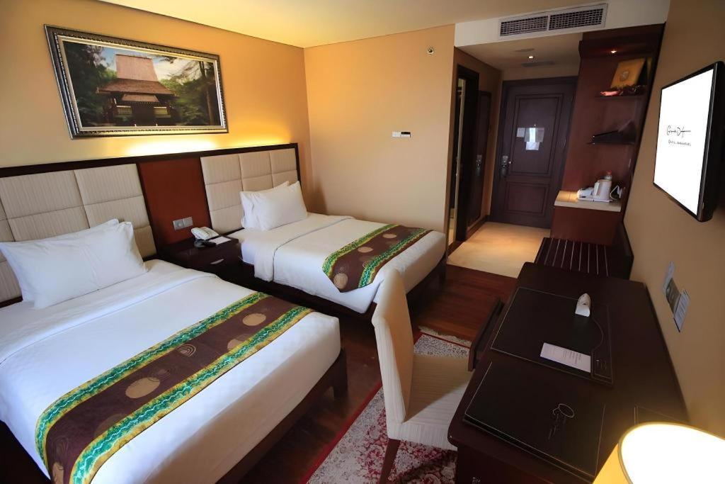 Grand Qin Hotel Banjarbaru Εξωτερικό φωτογραφία